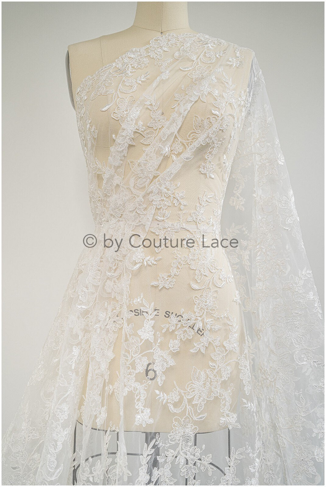 Tela de encaje nupcial romántica blanco roto / Encaje de novia / Tela de encaje floral / L20-007NR