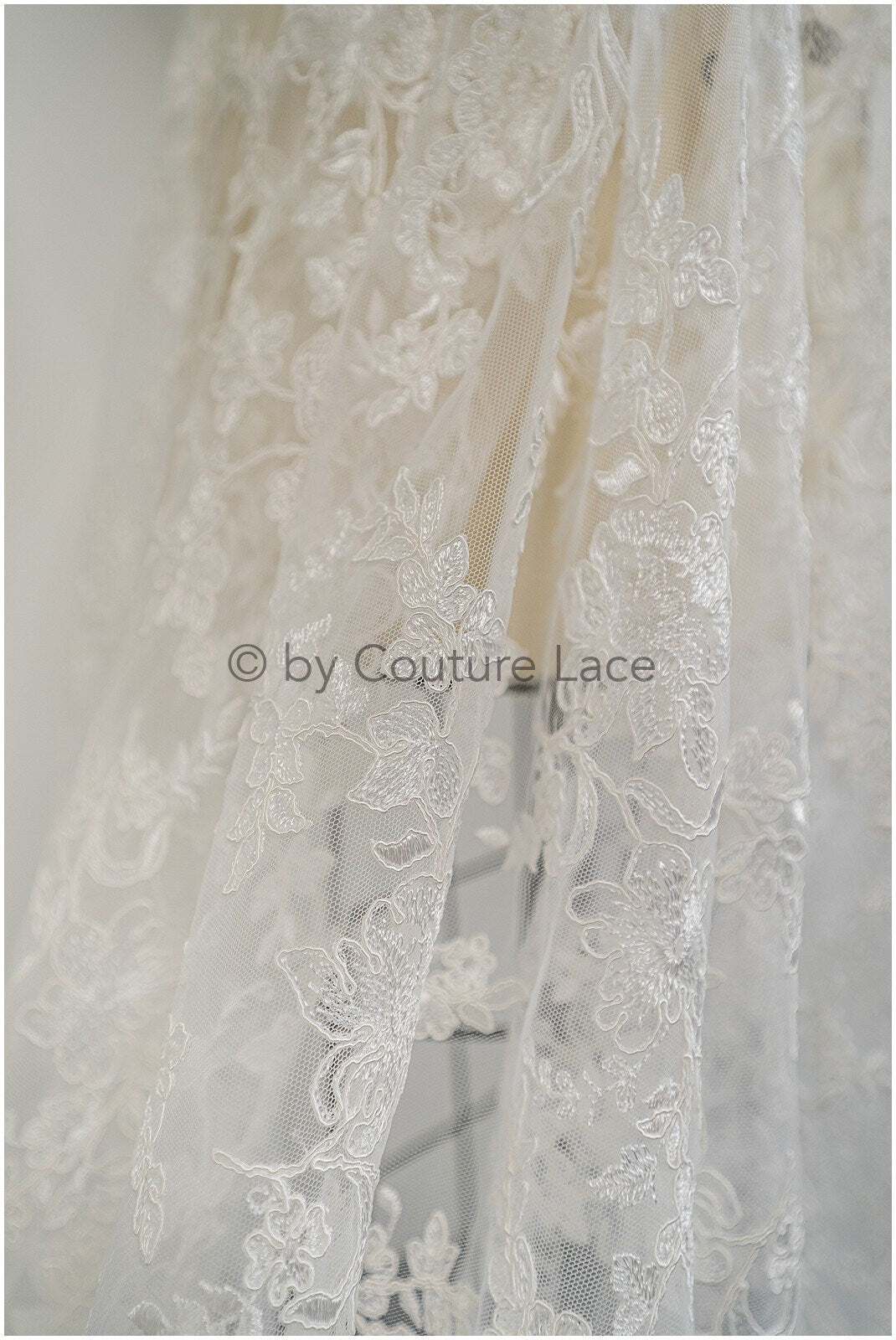 Tela de encaje nupcial romántica blanco roto / Encaje de novia / Tela de encaje floral / L20-007NR