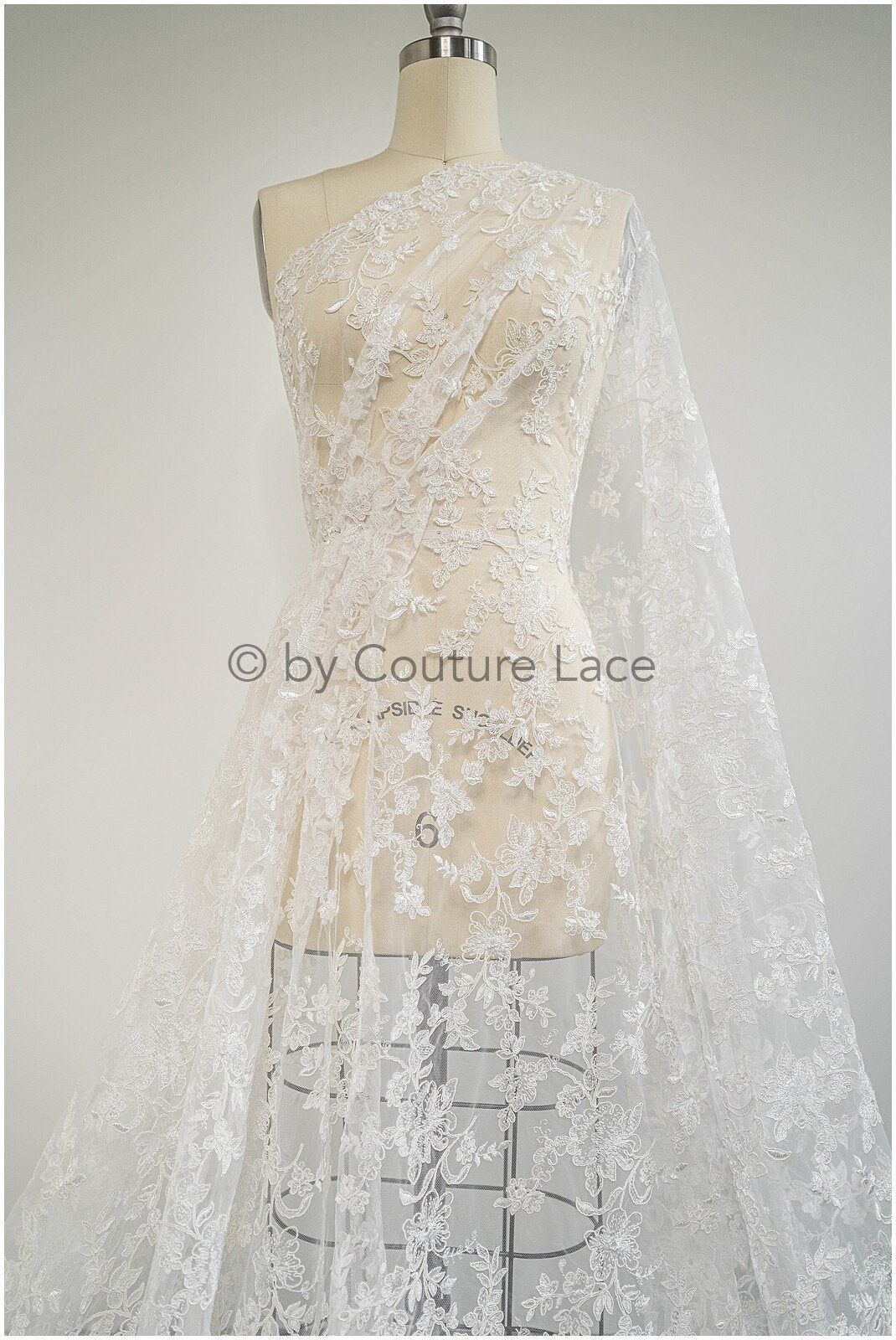 Tela de encaje nupcial romántica blanco roto / Encaje de novia / Tela de encaje floral / L20-007NR
