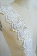 Boho lace trim off-white/ floral lace trim/ crocheted wedding dress trim/ boho dress lace trim// T20-101