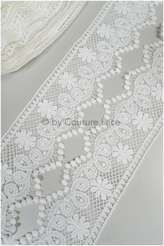 Boho lace trim off-white/ floral lace trim/ crocheted wedding dress trim/ boho dress lace trim// T20-101