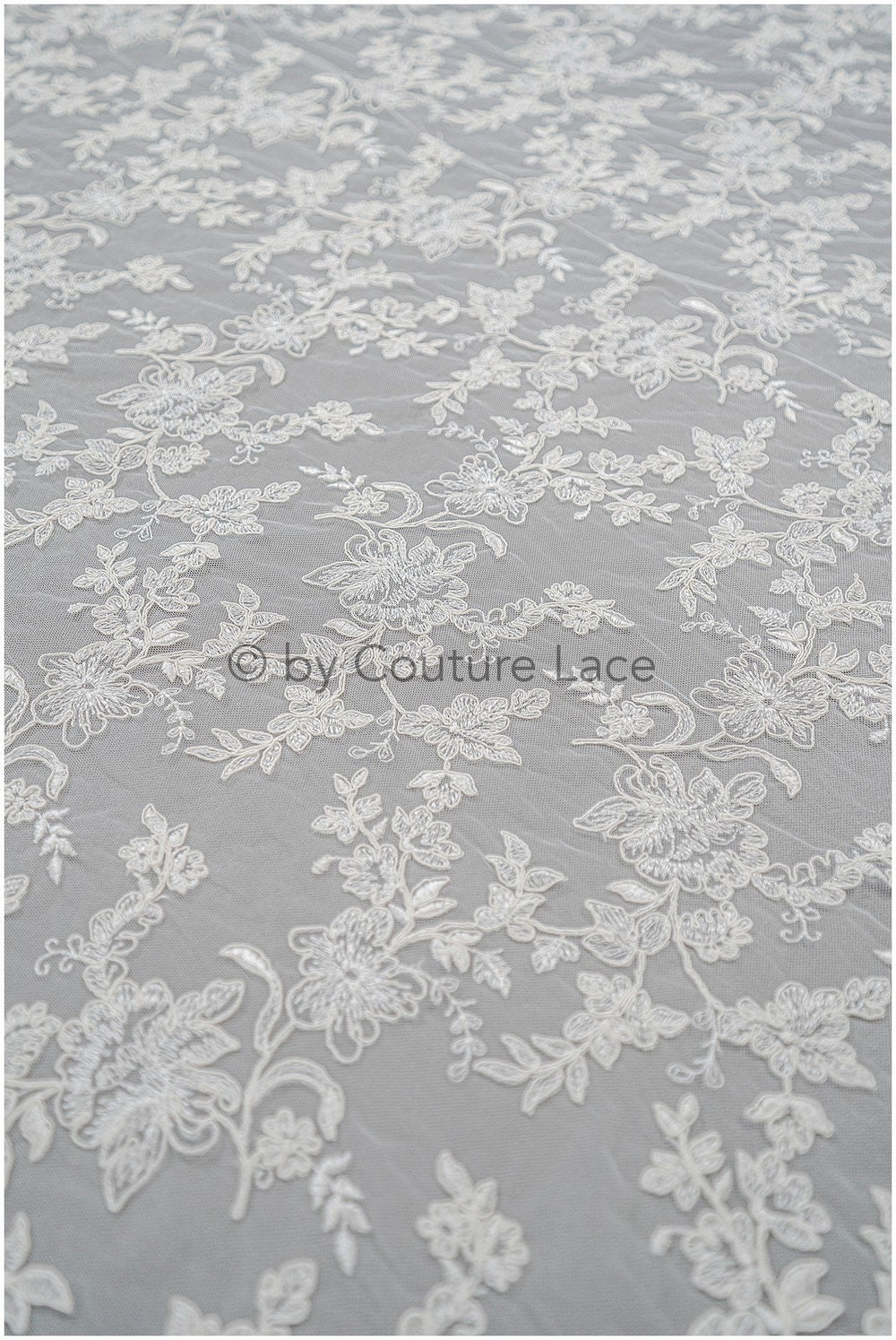 Tela de encaje nupcial romántica blanco roto / Encaje de novia / Tela de encaje floral / L20-007NR