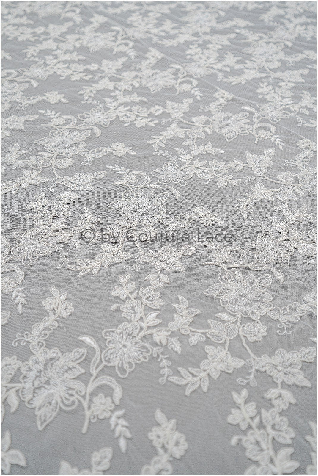 Tela de encaje nupcial romántica blanco roto / Encaje de novia / Tela de encaje floral / L20-007NR