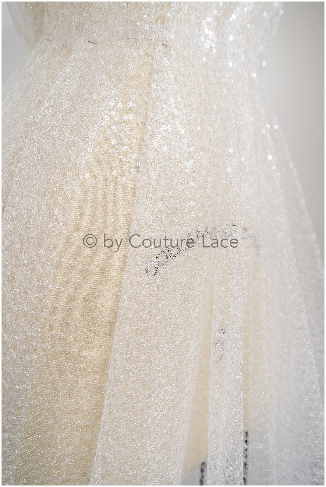Pailletten Spitzenstoff Off-White/ sehr weicher Pailletten Spitzenstoff für Brautkleider/ Brautspitze Pailletten// L20-331