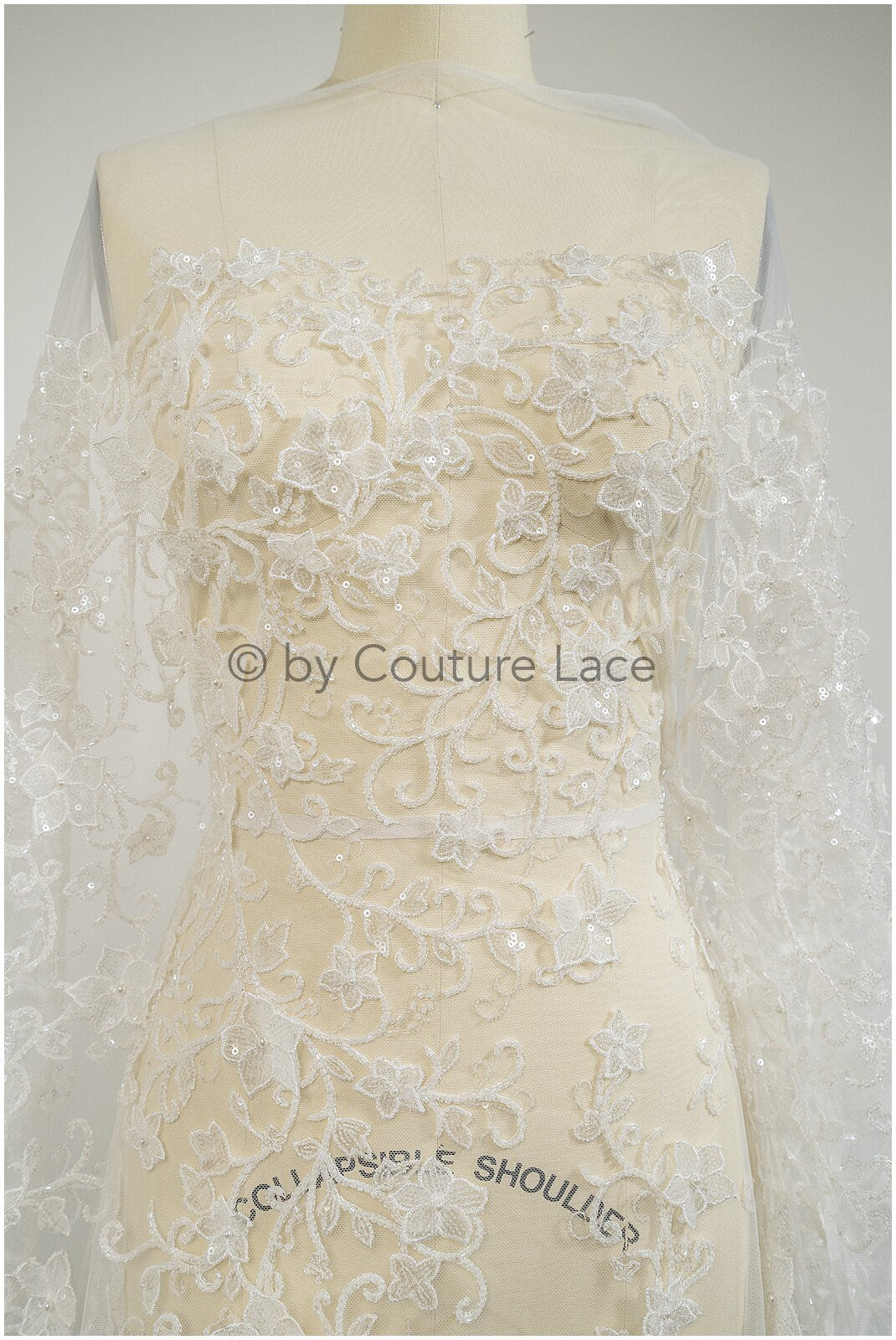 Perlen 3D Spitzenstoff, Couture Spitzenstoff mit 3D Blüten, Pronovias Spitzenstoff, floraler Spitzenstoff mit 3D Blüten// L20-335