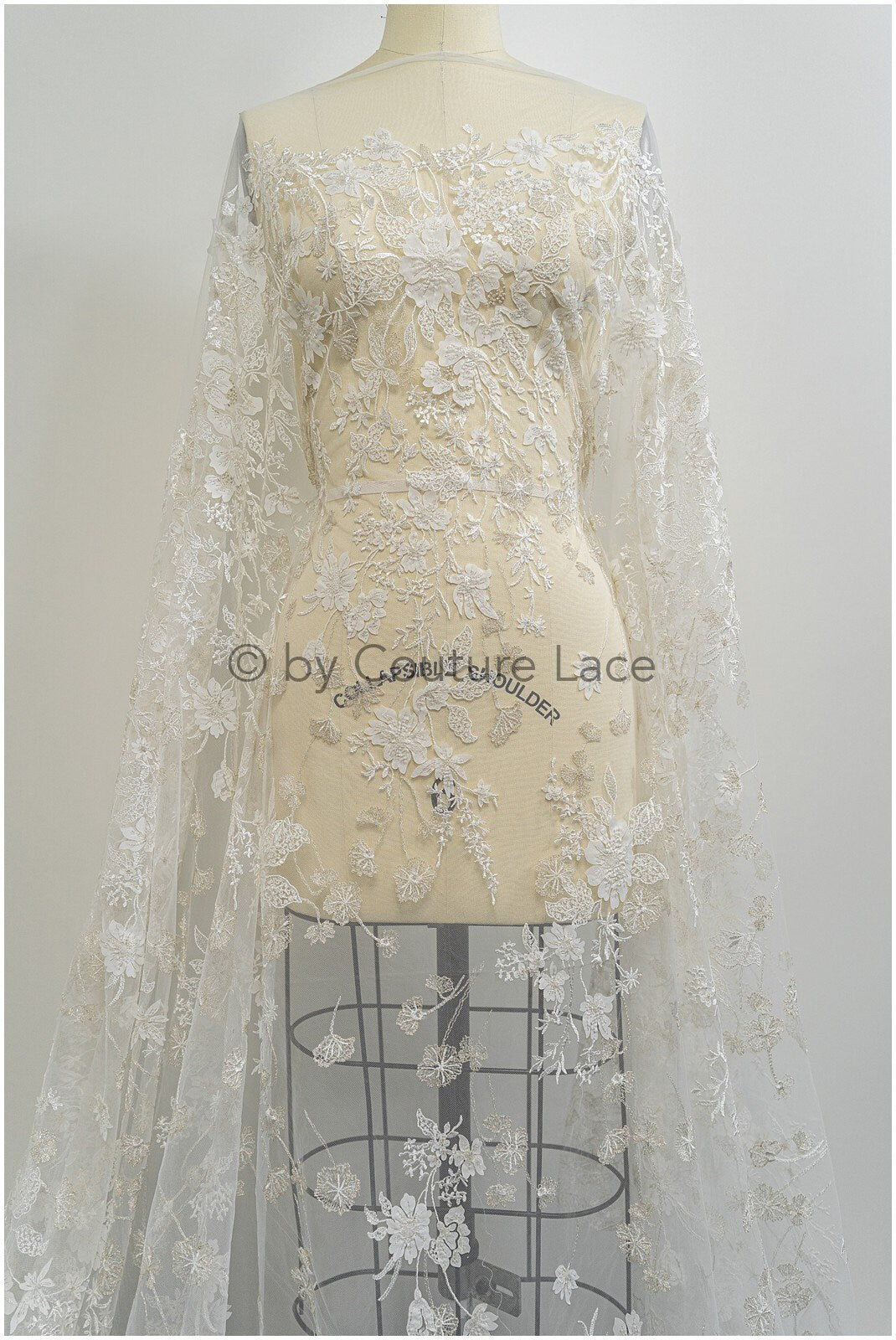 3D Blumen Spitzenstoff Off-White Silber/ Braut Spitzenstoff/ romantischer Blumen Spitzenstoff/ Hochzeit Spitzenstoff// L20-368