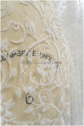 Romantische Perlenblütenspitze Off-White/ Couture Spitzenstoff mit Chiffonblüten/ zarter Braut Spitzenstoff/ Brautspitze mit Blumen// L20-373