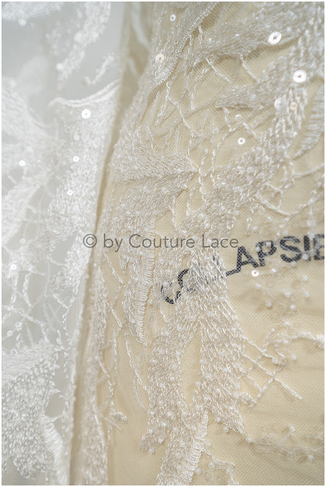 Perlen Spitzenstoff, Couture Spitzenstoff, schwere Hochzeitsspitze, gestreifter Spitzenstoff mit Perlen, moderner gestreifter Spitzenstoff// L20-345