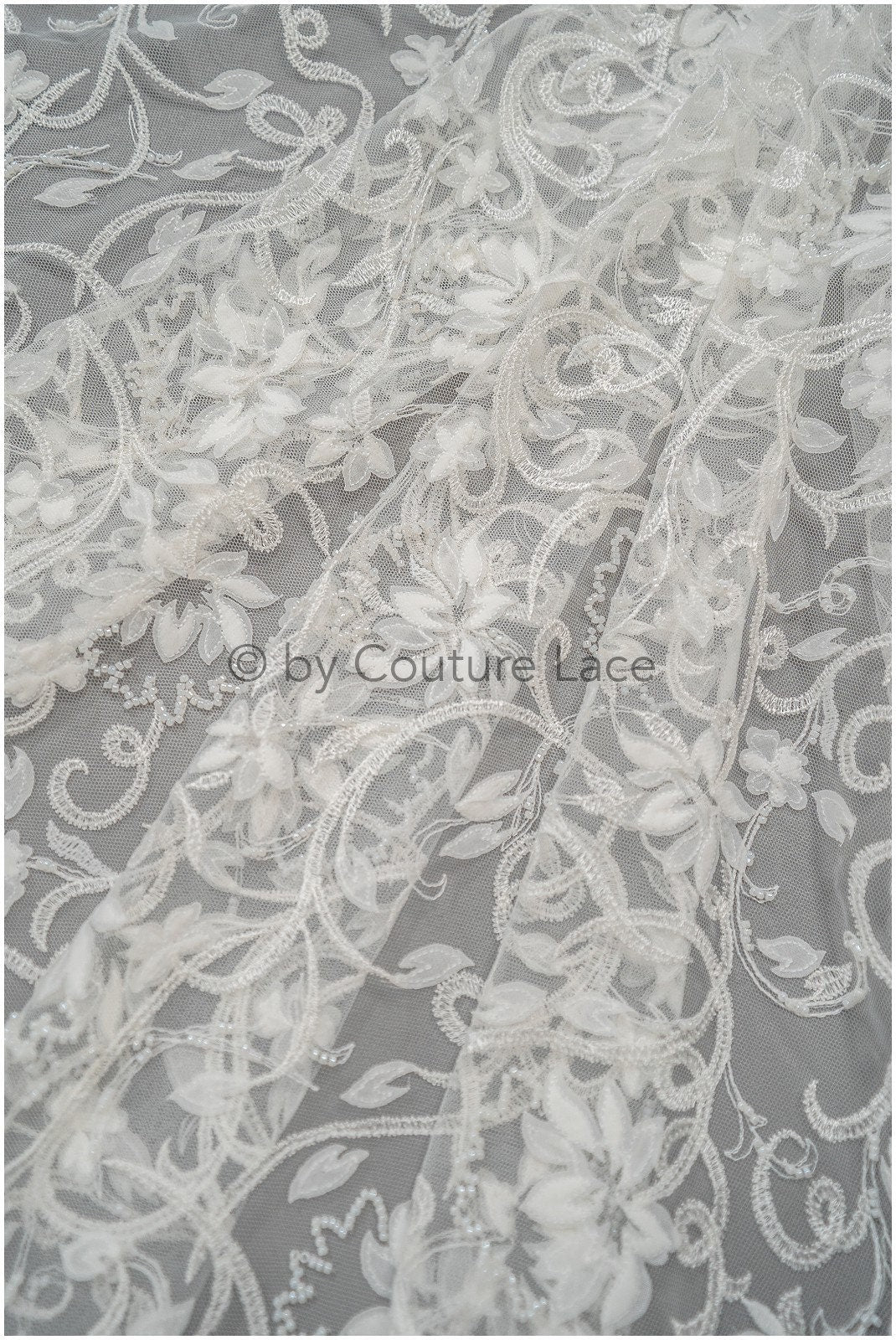 Romantische Perlenblütenspitze Off-White/ Couture Spitzenstoff mit Chiffonblüten/ zarter Braut Spitzenstoff/ Brautspitze mit Blumen// L20-373