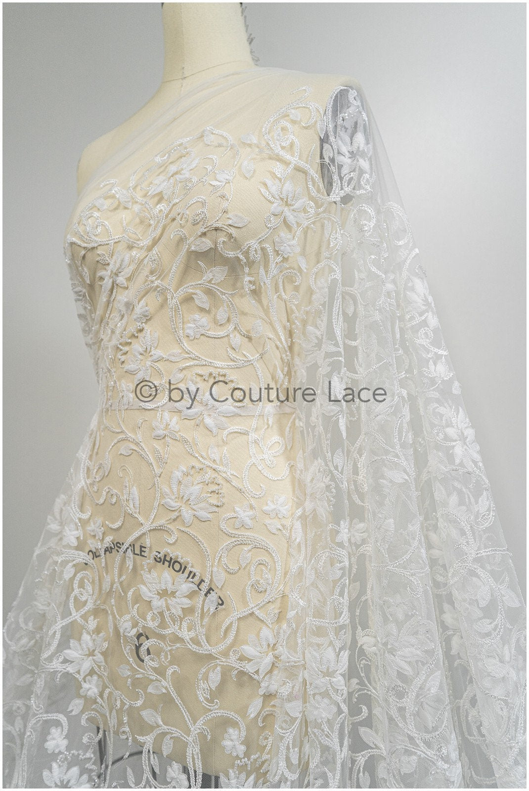 Romantische Perlenblütenspitze Off-White/ Couture Spitzenstoff mit Chiffonblüten/ zarter Braut Spitzenstoff/ Brautspitze mit Blumen// L20-373