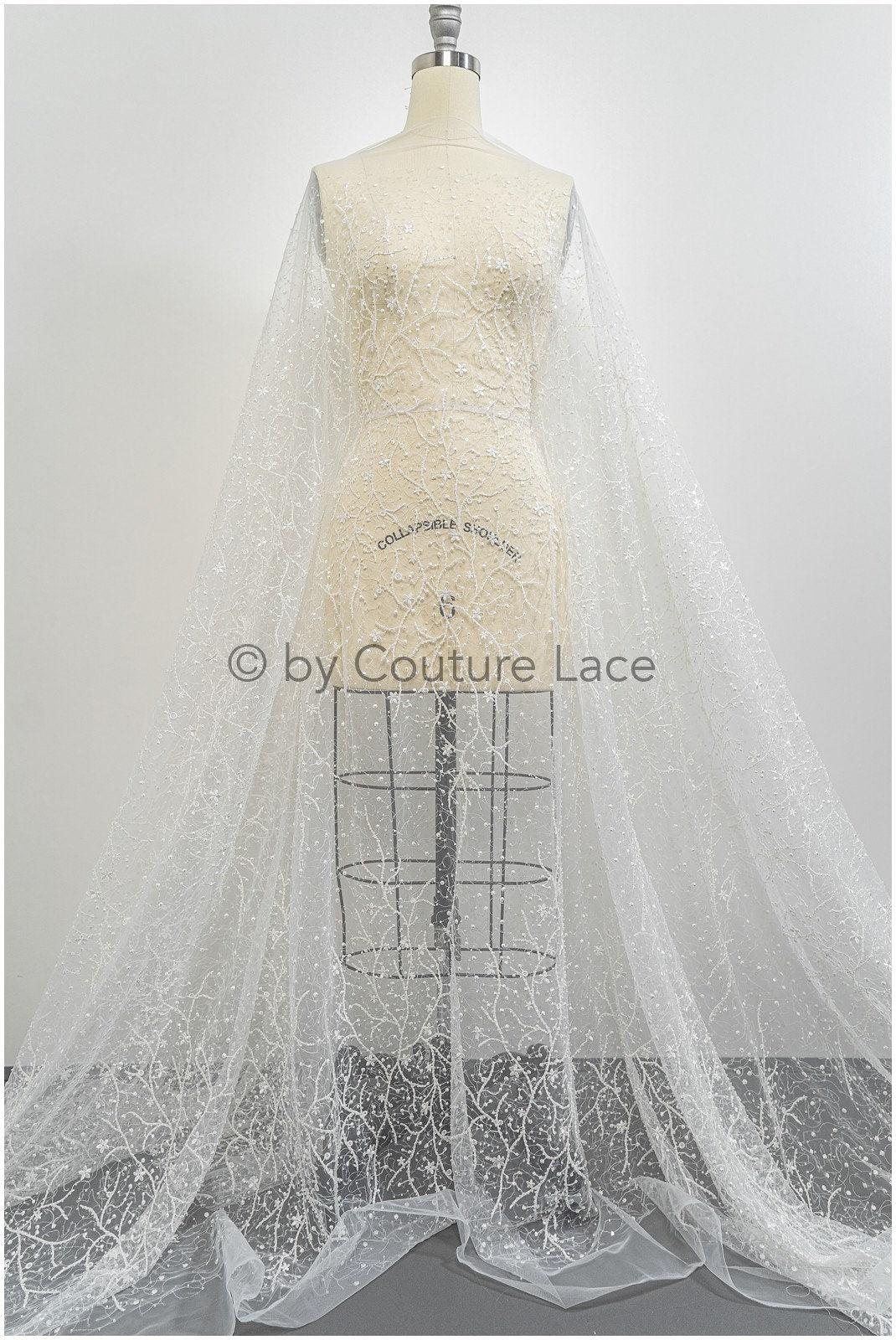 Romantische Perlenblütenspitze Off-White/ Couture Spitzenstoff mit kleinen Blumen/ zarter Braut Spitzenstoff/ Brautspitze mit Blumen// L20-377