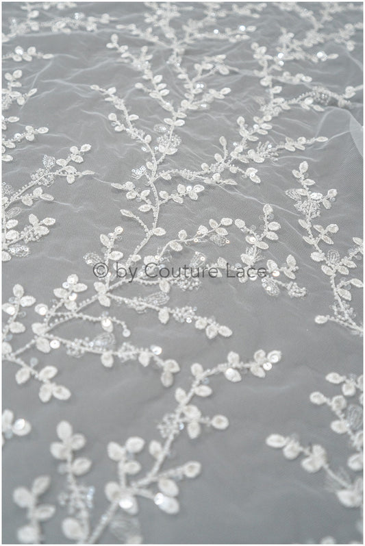 Wunderschöner Perlen Spitzenstoff Off-White/ Couture Spitzenstoff mit Perlen & Pailletten/ Brautspitze mit Ästen & Blättern// L20-399