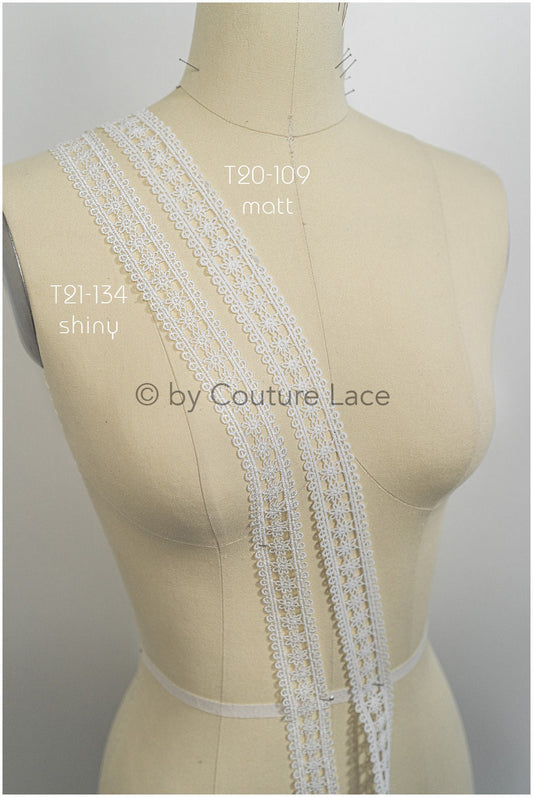 4yds crochet lace with floral pattern/ floral lace trim off-white/ bridal lace// T21-134