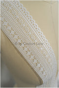 Beautiful crocheted lace trim/ off-white guipure lace/ crocheted bridal lace/ guipure lace trim// T21-133