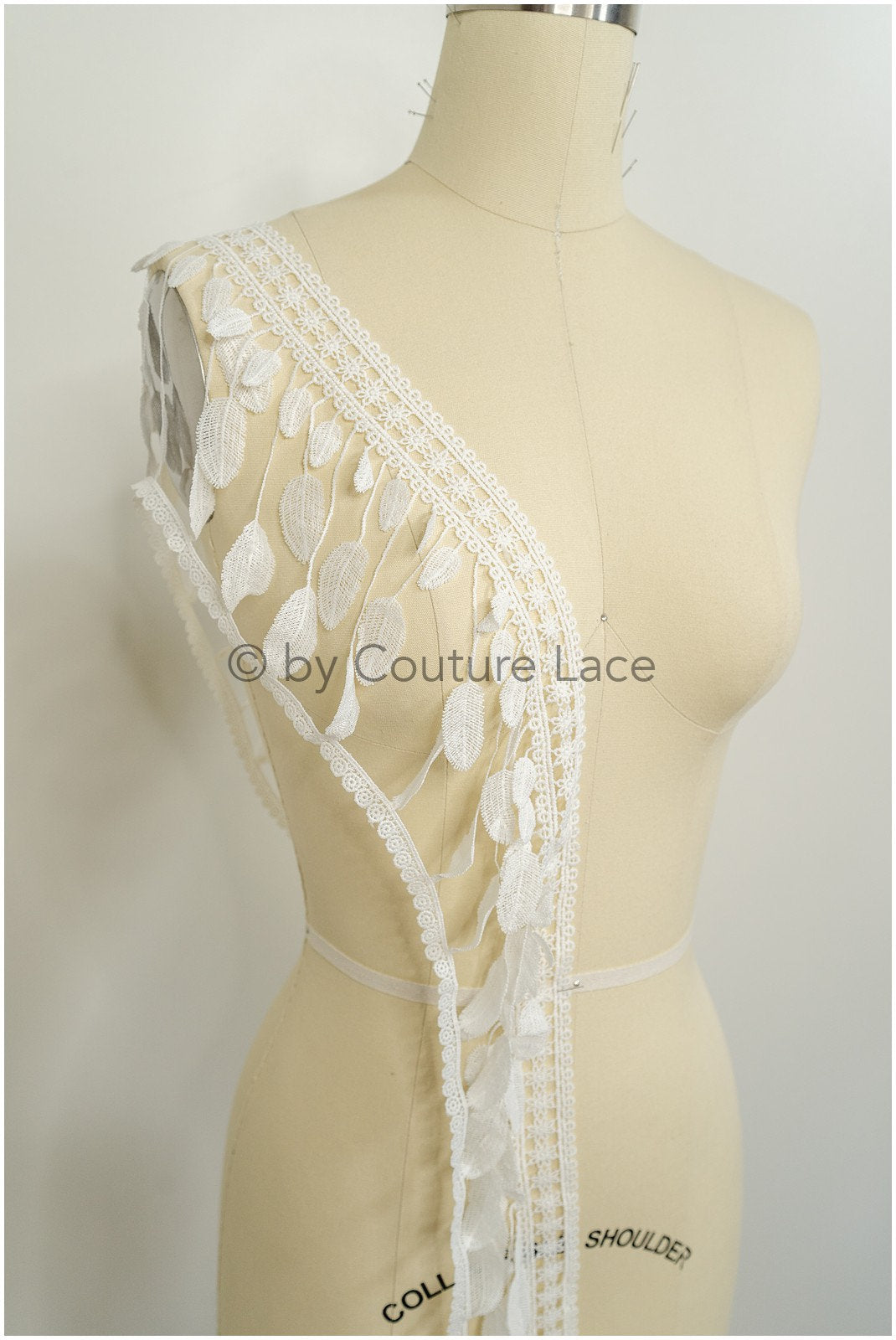 Crochet lace with feather pattern/ Guipure lace trim off-white/ crocheted lace trim for wedding dresses/ feather lace trim// T21-138