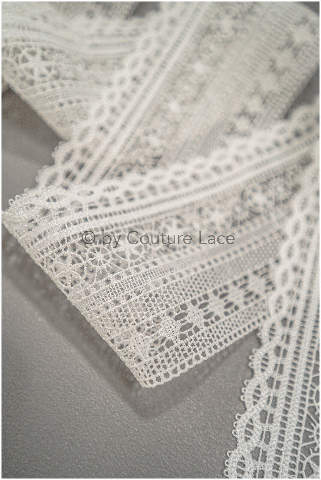 Beautiful crocheted lace trim/ off-white guipure lace/ crocheted bridal lace/ guipure lace trim// T21-133