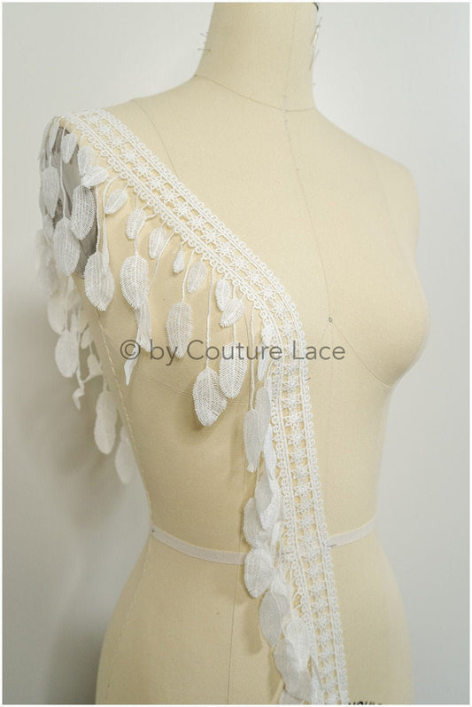 Crochet lace with feather pattern/ Guipure lace trim off-white/ crocheted lace trim for wedding dresses/ feather lace trim// T21-138