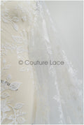Romantischer floraler Spitzenstoff Off-White/ Braut Spitzenstoff/ florale Spitzenstickerei/ Blumenspitze mit Pailletten// L21-016NB