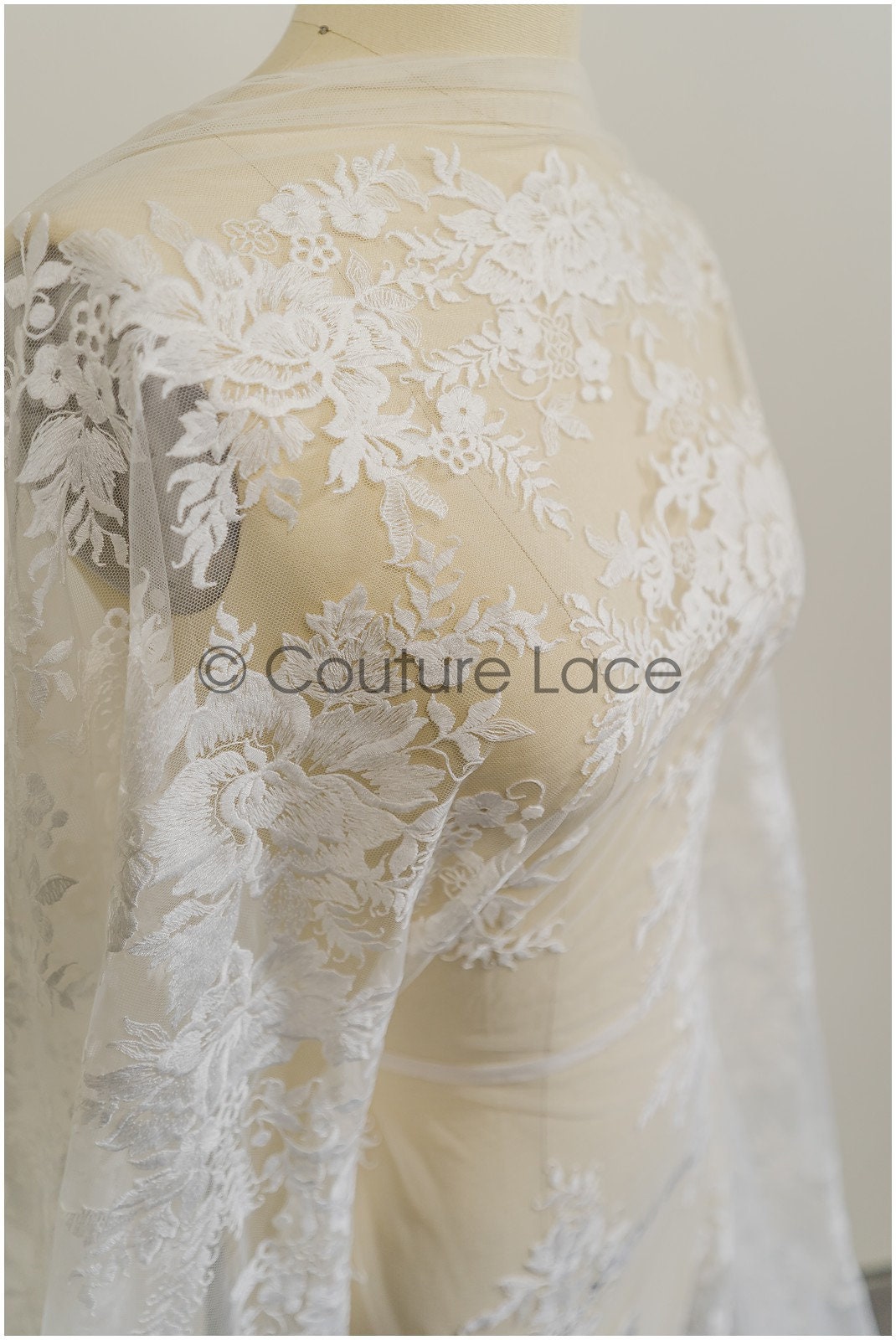 Romantischer Blüten Spitzenstoff/ Hochzeitskleid Spitzenstoff Off-White/ Braut Blumenspitze/ bestickter Spitzenstoff/ Spitzenschleier// L21-150C