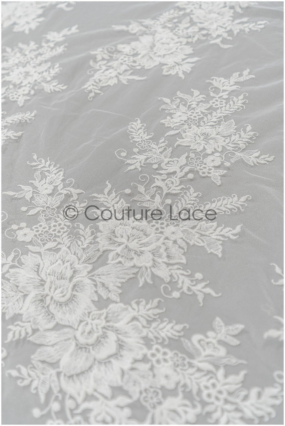 Romantischer Blüten Spitzenstoff/ Hochzeitskleid Spitzenstoff Off-White/ Braut Blumenspitze/ bestickter Spitzenstoff/ Spitzenschleier// L21-150C