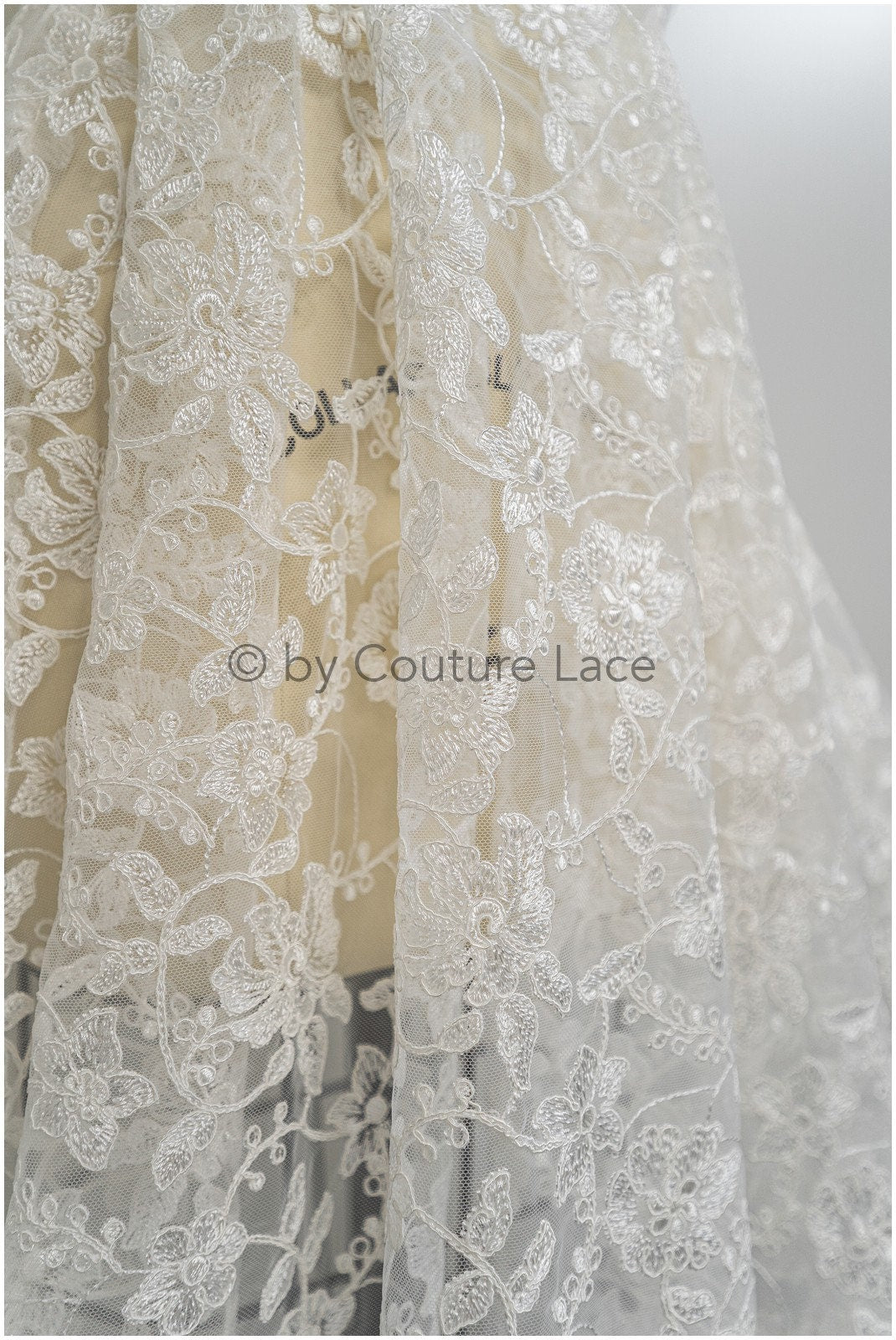 Romantischer Braut Spitzenstoff/ Off-White Spitzenstoff/ Braut Blumenspitze// L20-070
