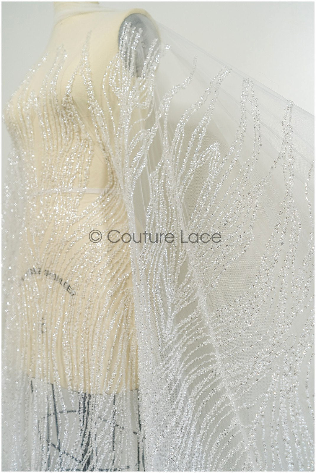 Schwere Perlen Brautspitze Off-White/ Couture Spitzenstoff mit Perlen/ Hochzeitskleid Spitze/ Designer Couture Spitze/ Streifen Spitzenstoff// L19-108