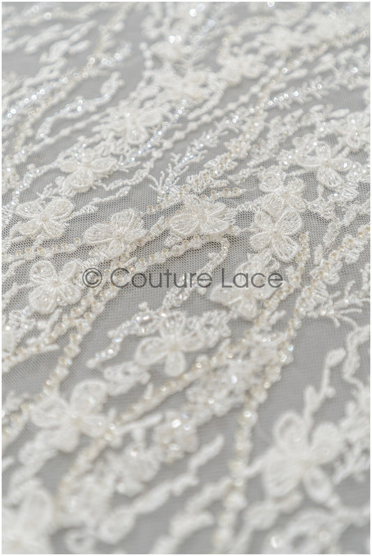 3D Blumen Spitzenstoff/ Perlen Braut Spitzenstoff/ romantischer Blumen Spitzenstoff mit 3D Blumen // L21-024NBF
