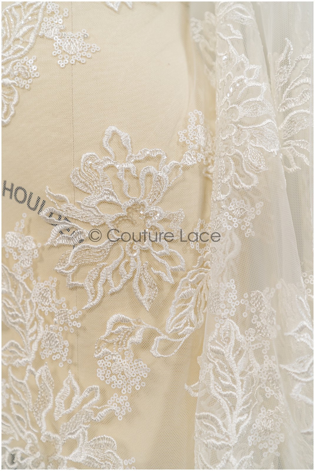 Romantischer Blumen Spitzenstoff/ bestickte Blumenspitze Off-White/ Hochzeitskleid Spitze/ Rosen Spitzenstoff/ Braut Spitze// L21-031N