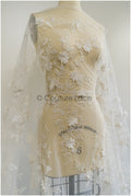 3D Blumen Spitzenstoff Off-White/ Braut Spitzenstoff/ romantischer Spitzenstoff mit 3D Blumen/ Hochzeit Spitzenstoff// L21-059