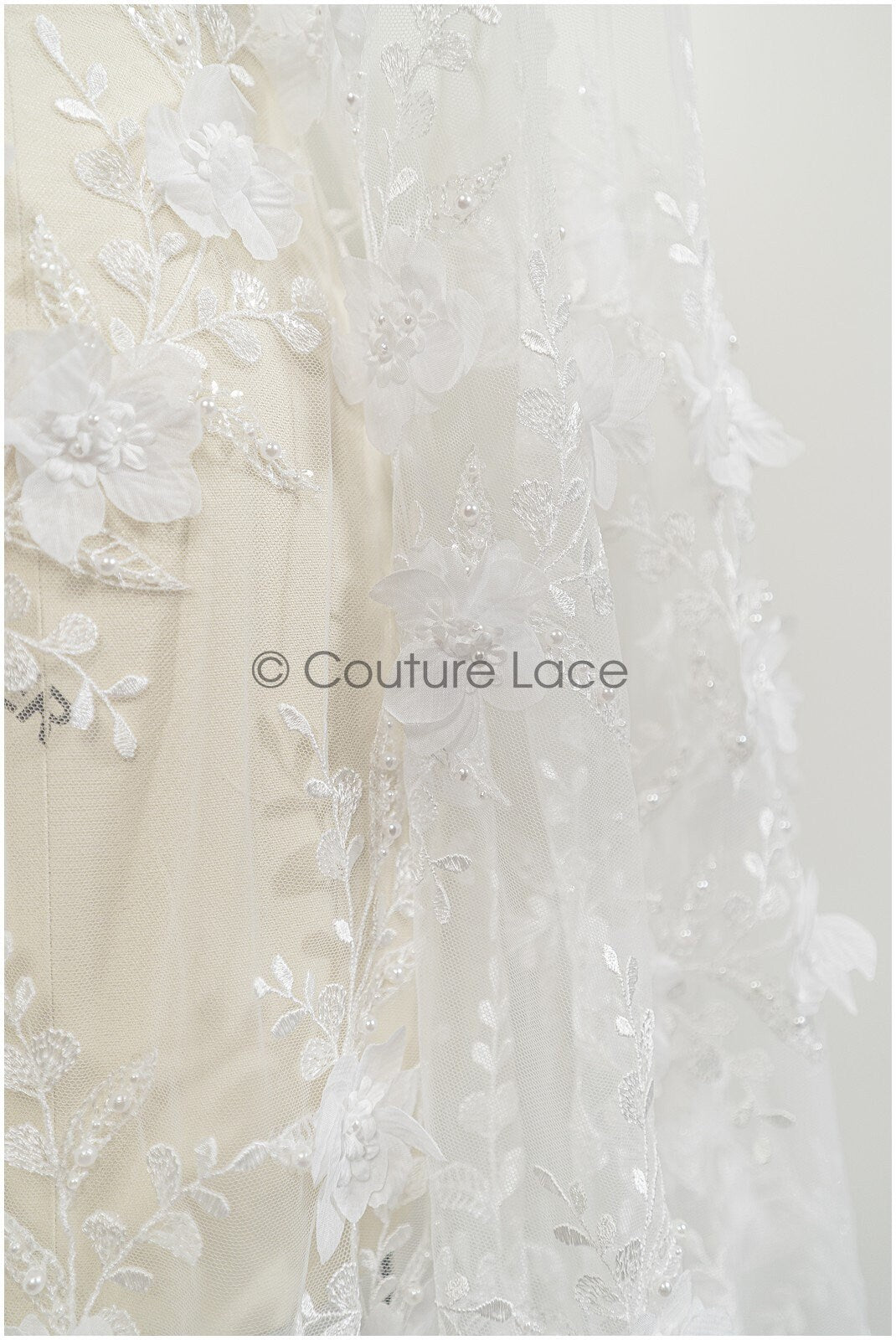 3D Blumen Spitzenstoff Off-White/ Braut Spitzenstoff/ romantischer Spitzenstoff mit 3D Blumen & Perlen/ Hochzeit Spitzenstoff// L21-140N
