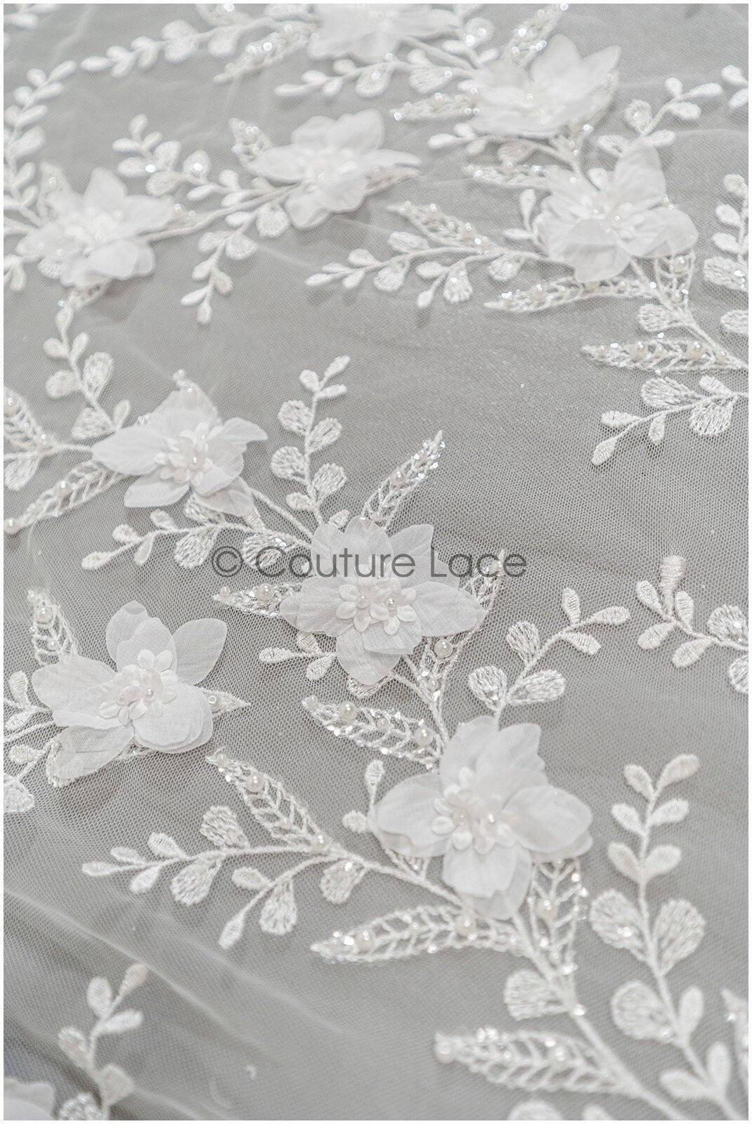 3D Blumen Spitzenstoff Off-White/ Braut Spitzenstoff/ romantischer Spitzenstoff mit 3D Blumen & Perlen/ Hochzeit Spitzenstoff// L21-140N