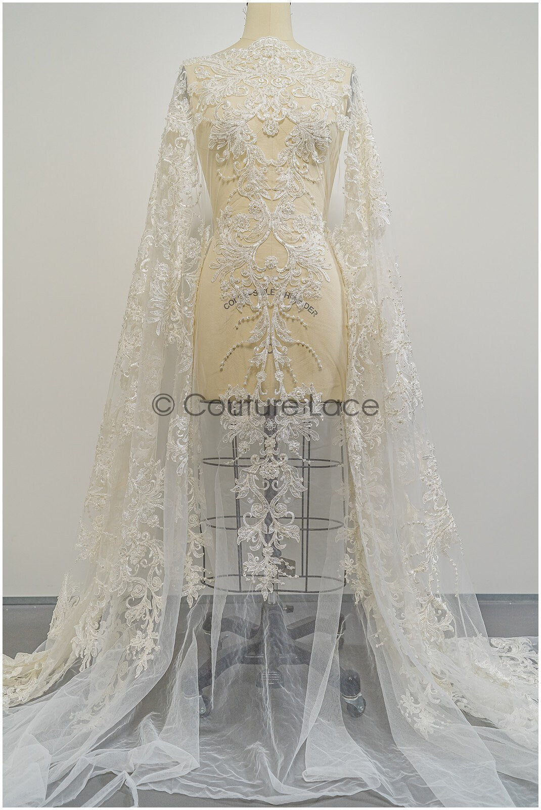 Schwerer Perlen Spitzenstoff für Hochzeitskleider/ Braut Spitzenstoff Off-White/ Hochzeitskleid Spitze mit Perlen/ Brautspitze// L21-047N