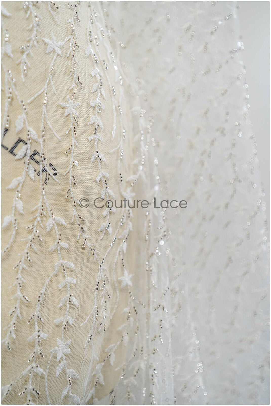 Perlen Spitzenstoff Off-White Silber/ Brautspitze mit Perlen/ Hochzeitskleid Spitze mit Perlen & Pailletten/ Perlenblütenspitze/ glänzende Spitze// L21-301OS