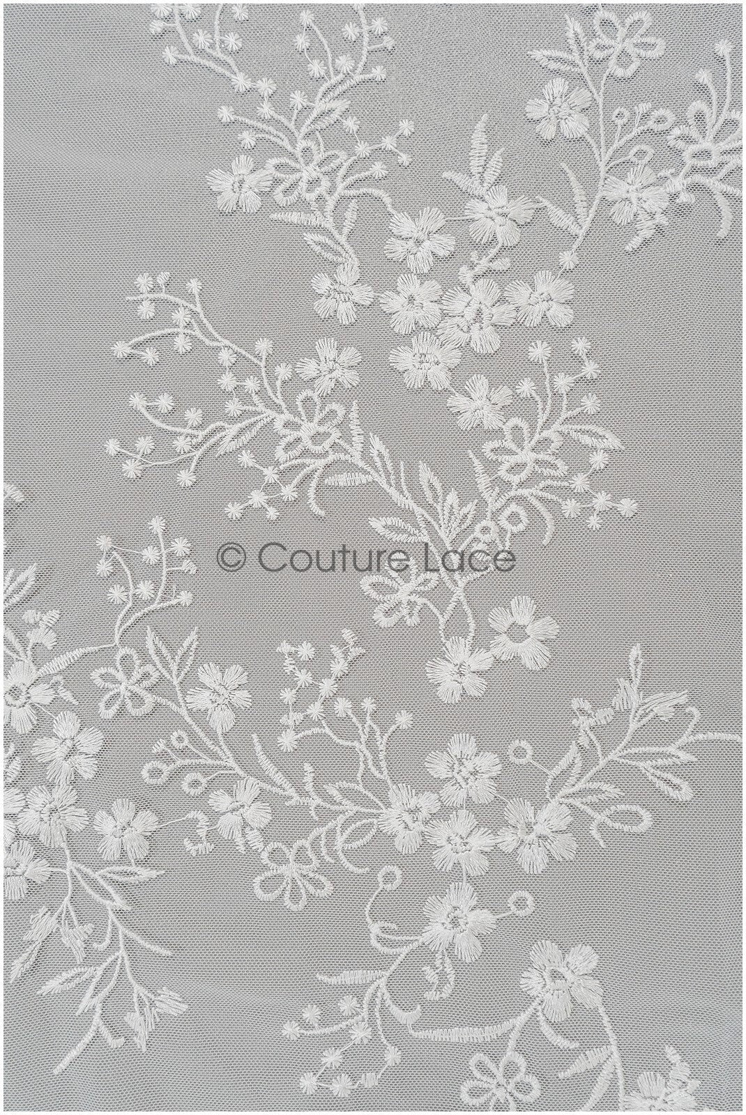 Romantischer floraler Spitzenstoff Off-White/ Brautspitze Stoff mit Blumen/ Hochzeitsspitze Stoff// L21-418