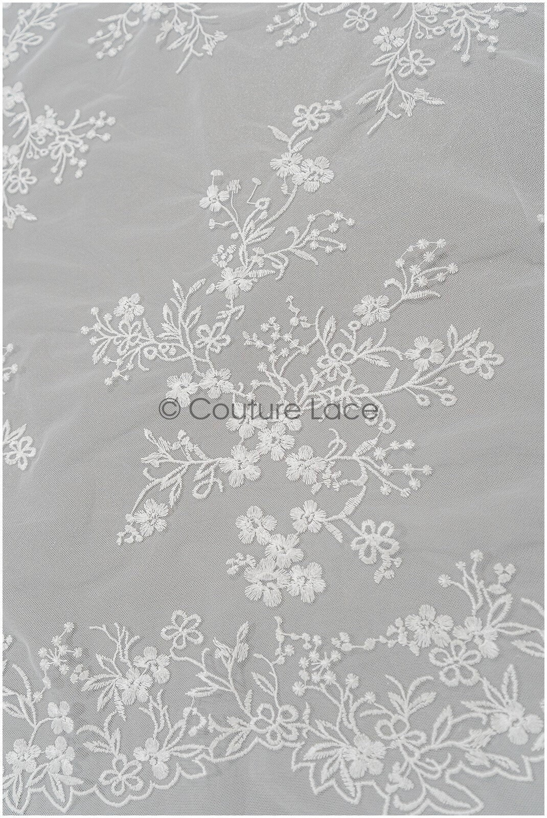 Romantischer floraler Spitzenstoff Off-White/ Brautspitze Stoff mit Blumen/ Hochzeitsspitze Stoff// L21-418