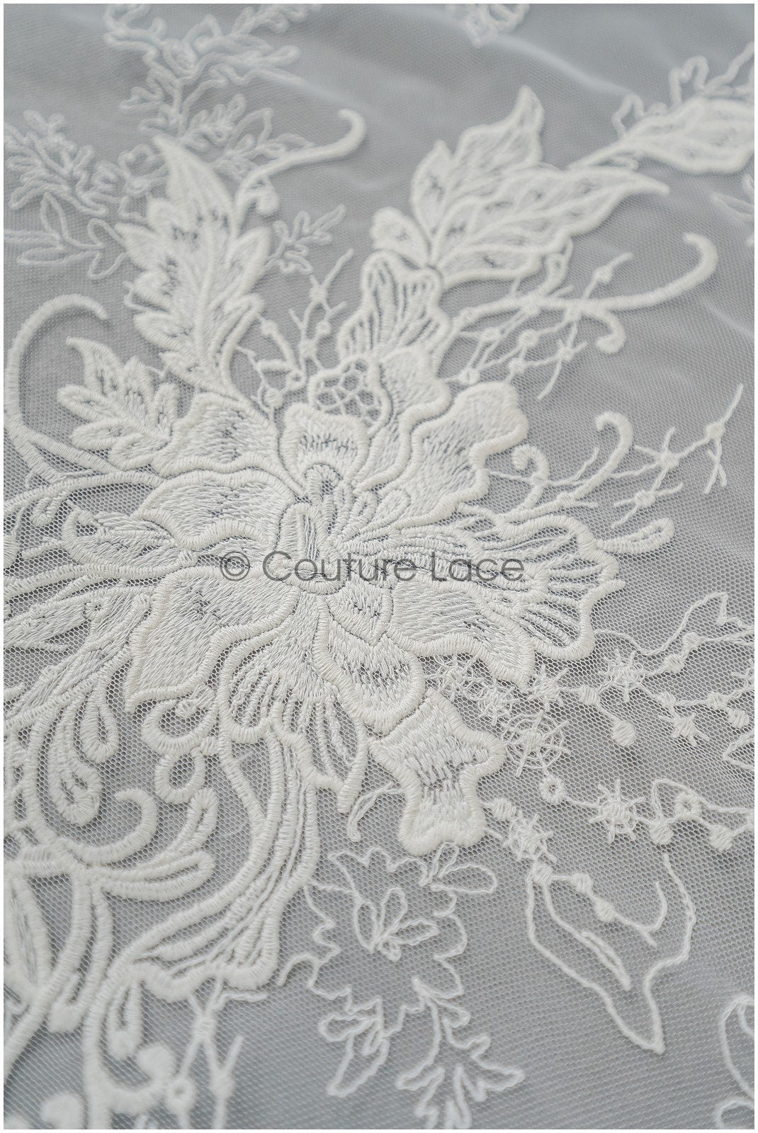 Romantischer floraler Spitzenstoff Off-White/ Braut Spitzenstoff mit Blumen/ romantischer Spitzenstoff// L21-123B