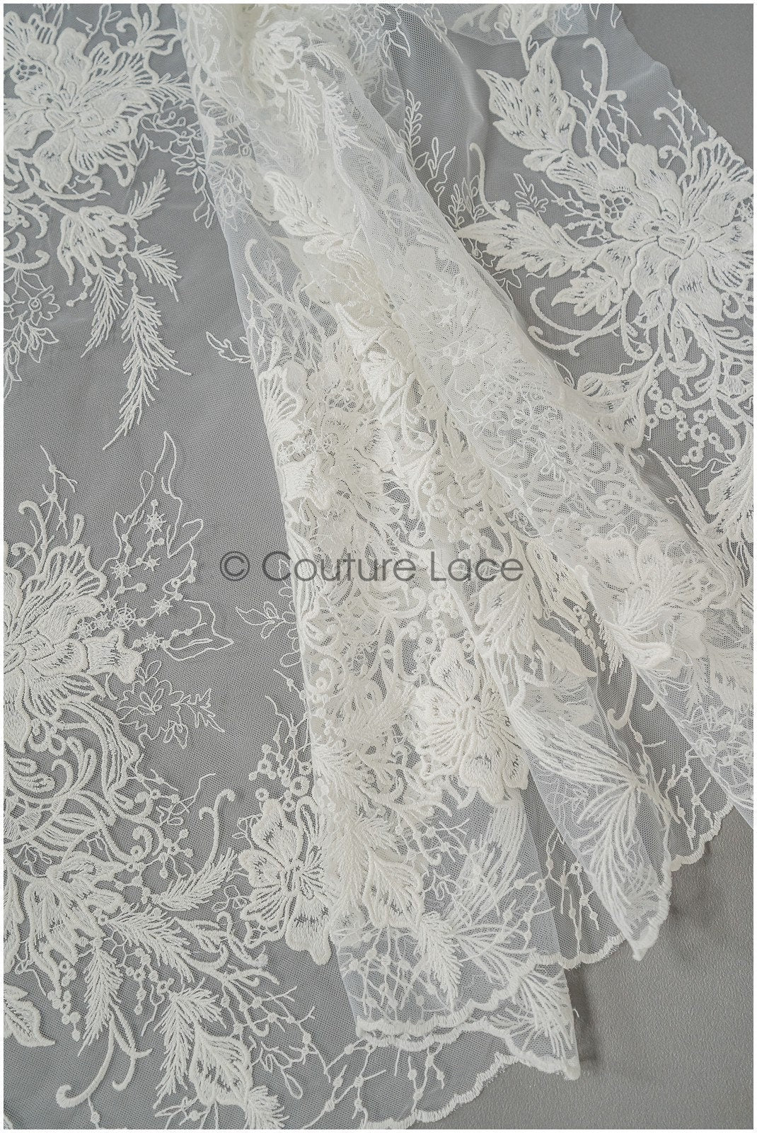 Romantischer floraler Spitzenstoff Off-White/ Braut Spitzenstoff mit Blumen/ romantischer Spitzenstoff// L21-123B
