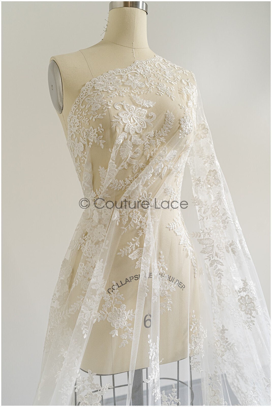 Romantischer floraler Spitzenstoff/ Braut Spitzenstoff mit Blumen/ Hochzeit Spitzenstoff// L22-208NB