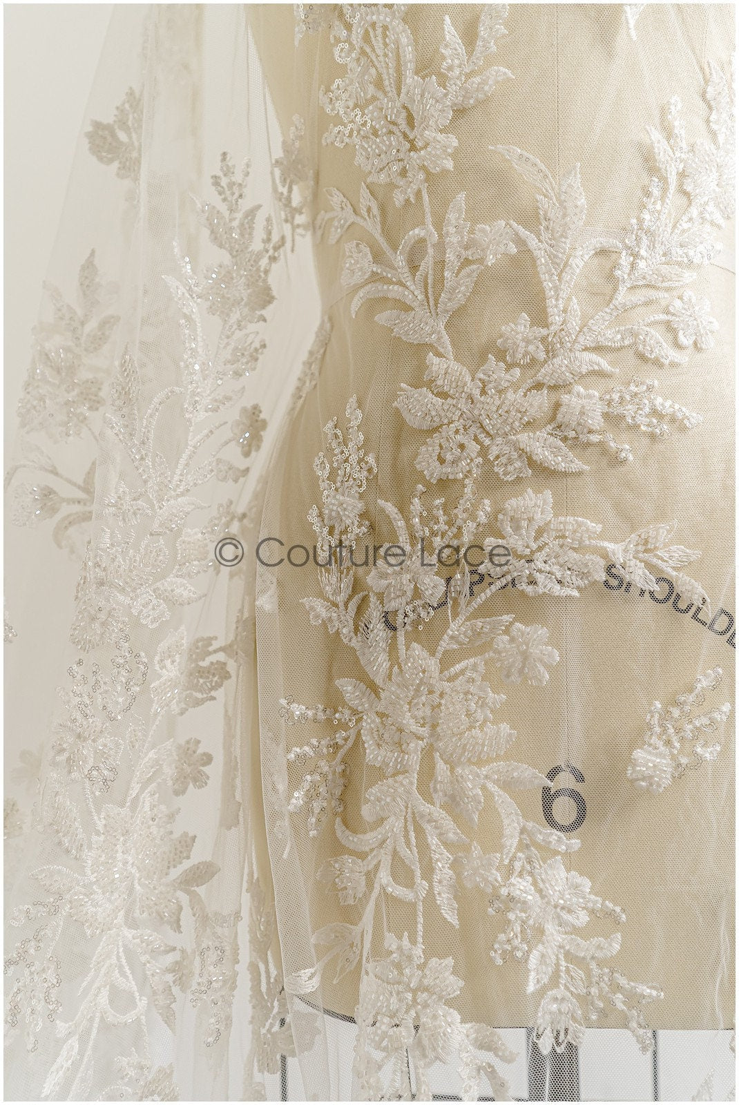 Schwerer Perlen Spitzenstoff Off-White/ Perlen Brautspitze mit kleinen Ästen/ Brautspitzenstoff// L22-275B
