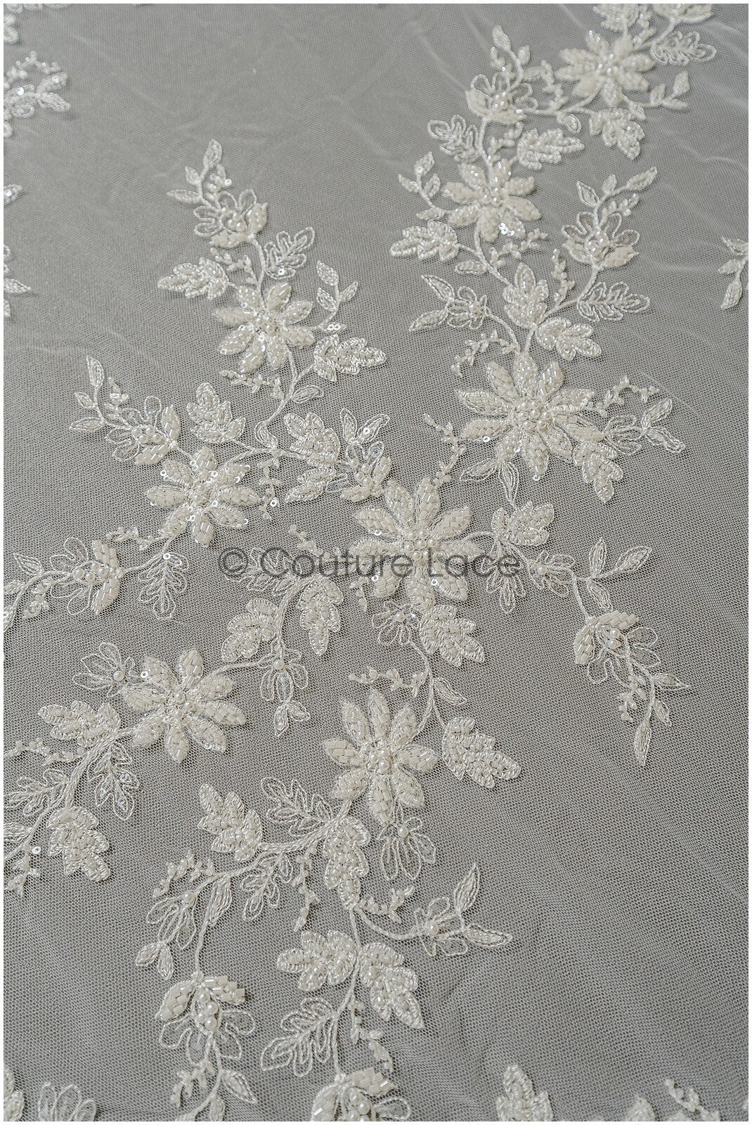 Schwerer Perlen Spitzenstoff Off-White/ Brautspitze mit Perlen & Pailletten/ Braut Spitze Stoff// L22-284B