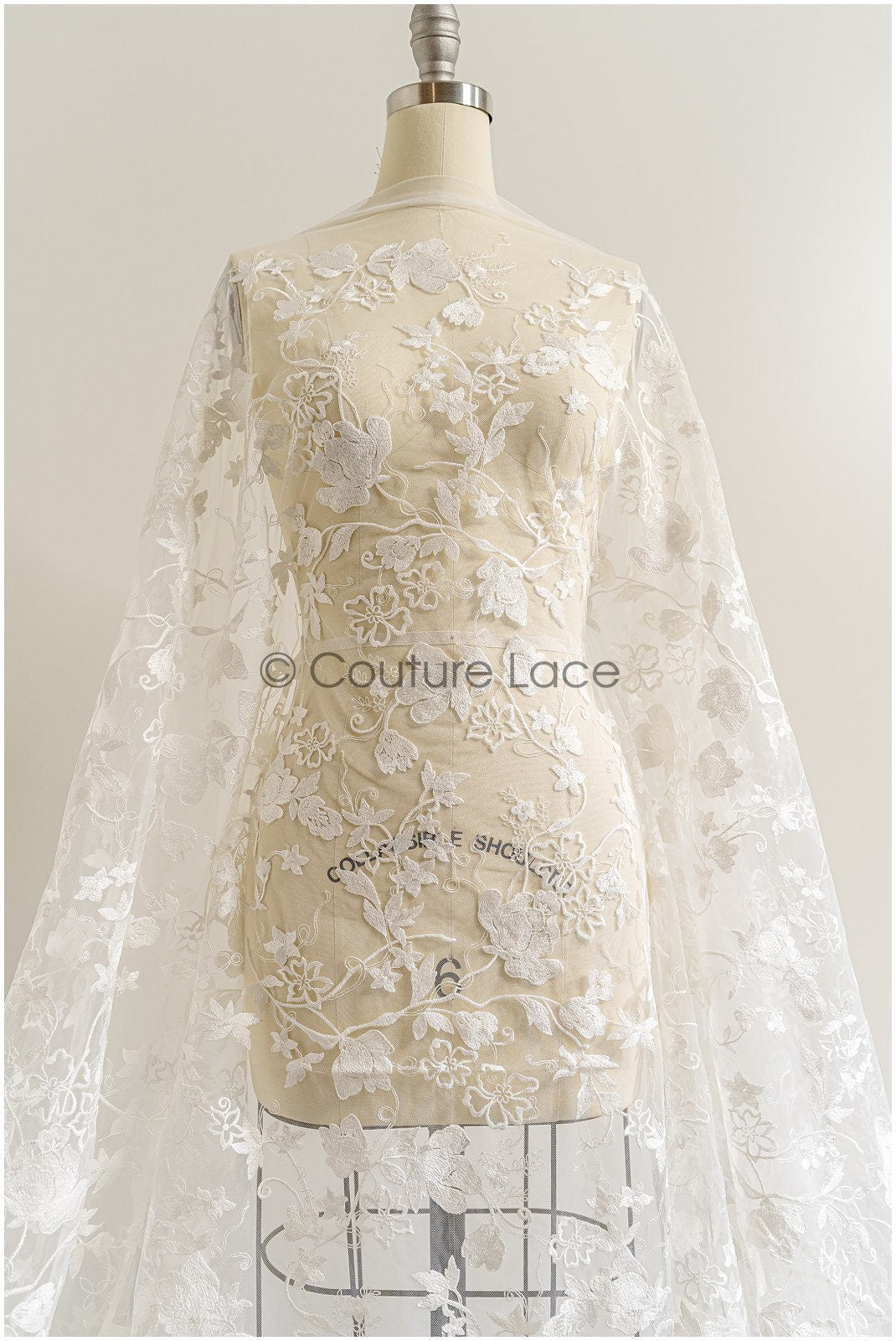 Romantischer floraler Spitzenstoff/ hochwertig bestickter Braut Spitzenstoff/ Off-White Spitzenstoff// L22-285B