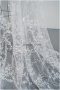 Romantischer Floraler Spitzenstoff/ Brautspitze Off-White/ Hochzeitskleid Spitze mit Blüten & Blättern// L21-417