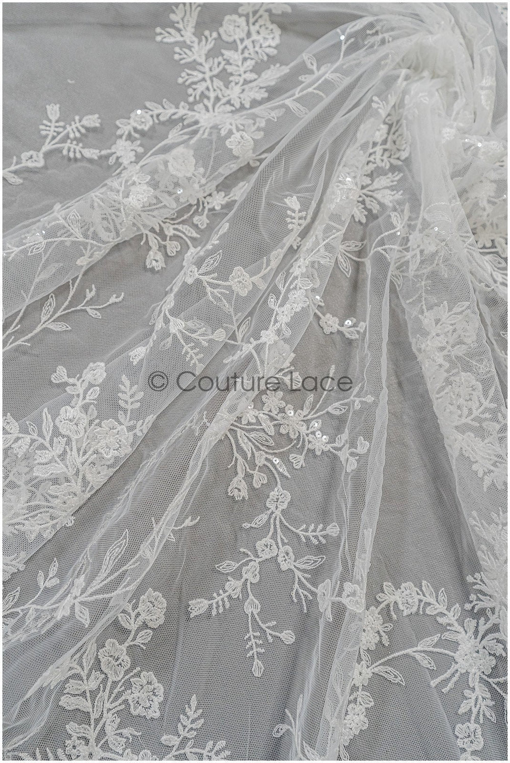 Romantischer Floraler Spitzenstoff/ Brautspitze Off-White/ Hochzeitskleid Spitze mit Blüten & Blättern// L21-417