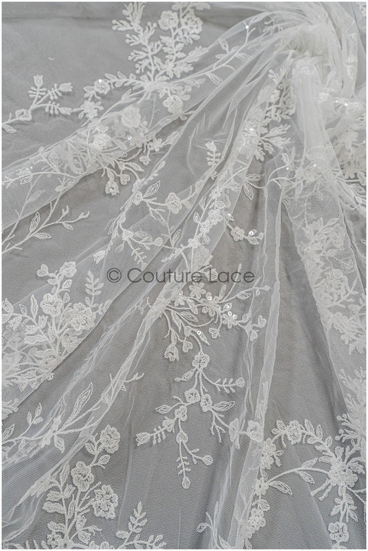 Romantischer Floraler Spitzenstoff/ Brautspitze Off-White/ Hochzeitskleid Spitze mit Blüten & Blättern// L21-417