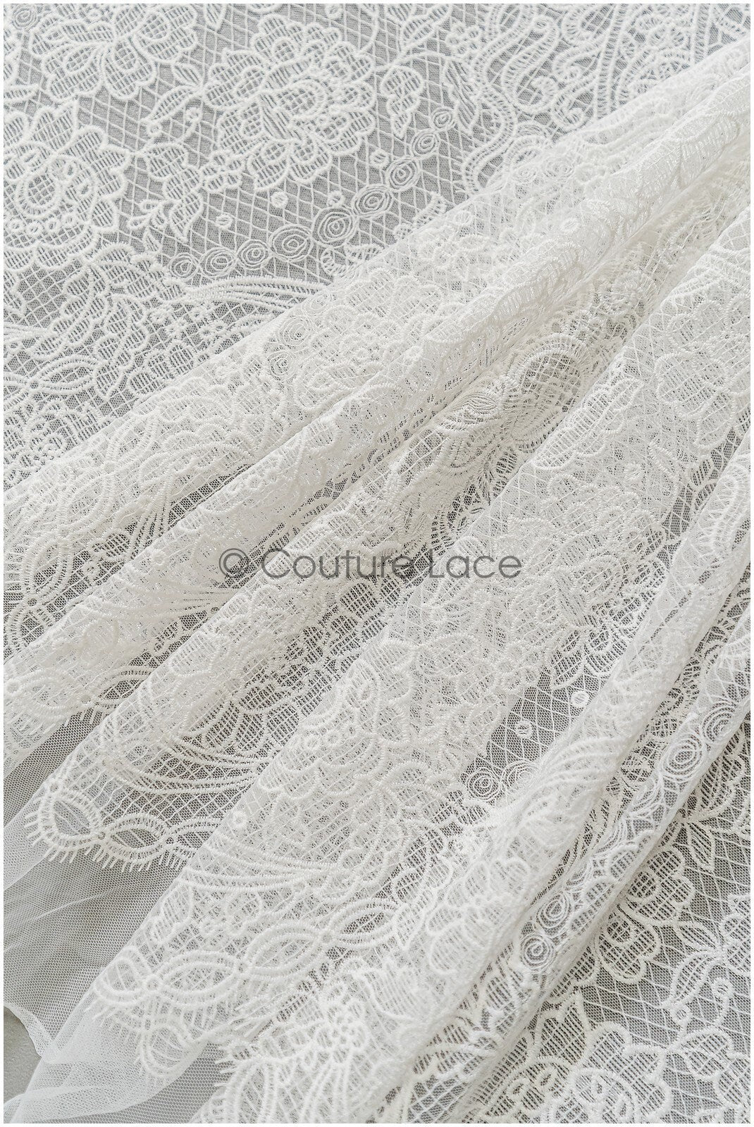 Braut Spitzenstoff Off-White/ Boho Spitzenstoff/ französische Spitze/ Brautspitze Stoff// L22-296B