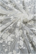 Romantischer floraler Spitzenstoff Off-White/ bestickter Braut Spitzenstoff/ Spitzenstoff mit Blumen & Pailletten// L22-304
