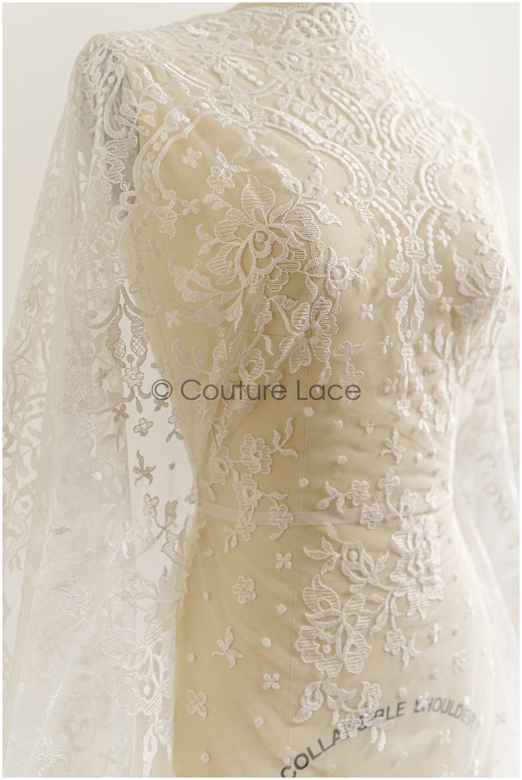 Romantischer Spitzenstoff Off-White/ hochwertiger bestickter Braut Spitzenstoff/ florale Brautspitze/ französische Spitze// L22-240B