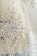Romantischer floraler Spitzenstoff Off-White/ Braut Spitzenstoff mit Blumen/ romantischer Spitzenstoff// L21-123B