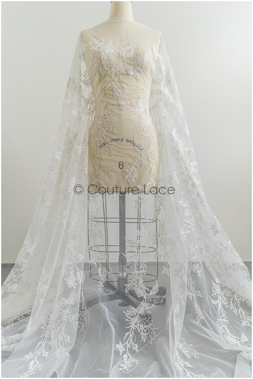 Romantischer floraler Spitzenstoff/ Braut Spitzenstoff Off-White/ Hochzeit Spitze mit Pailletten// L21-082B