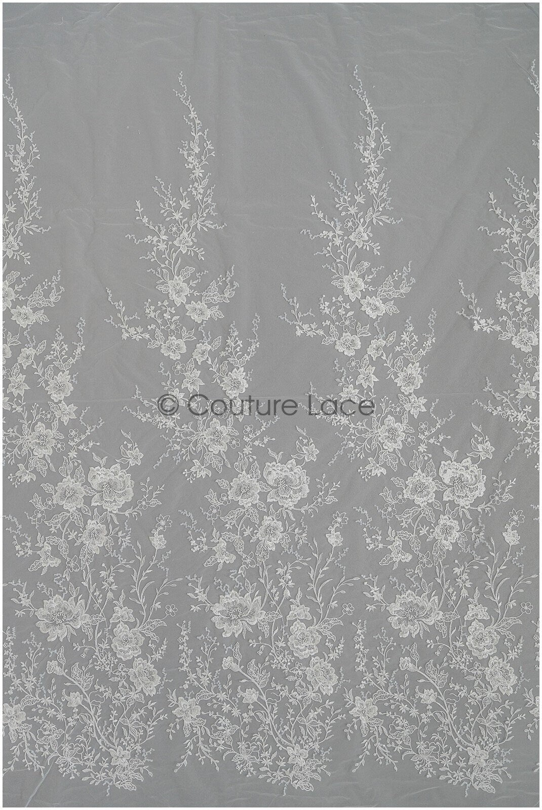 Romantischer floraler Spitzenstoff mit weicher Rayonstickerei/ Braut Spitzenstoff Off-White mit Pailletten// L21-083B